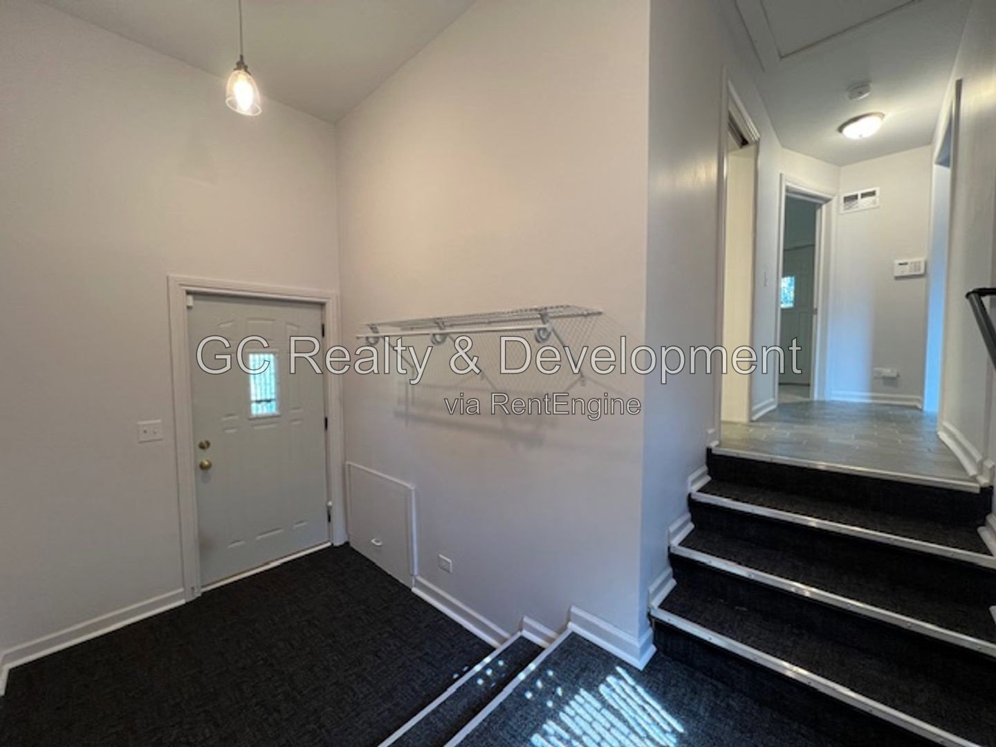 *** BEAUTIFUL ALL BRICK GEORGIAN HOME / CLARENDON HILLS / 3 CAR GARAGE / HUGE FENCED YARD *** property image