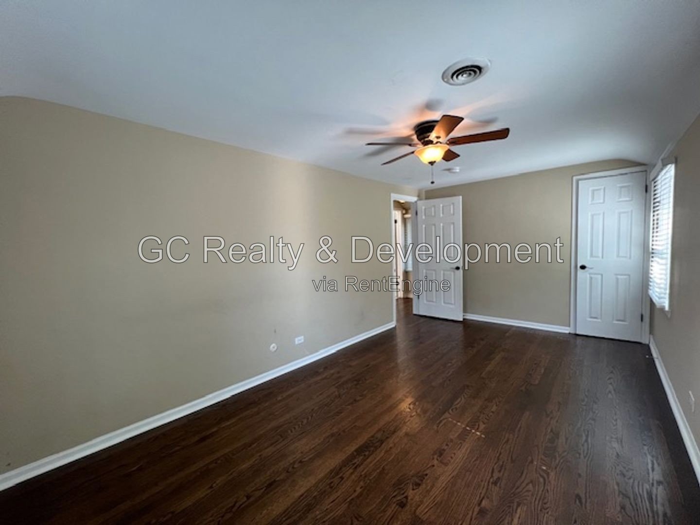 *** BEAUTIFUL ALL BRICK GEORGIAN HOME / CLARENDON HILLS / 3 CAR GARAGE / HUGE FENCED YARD *** property image