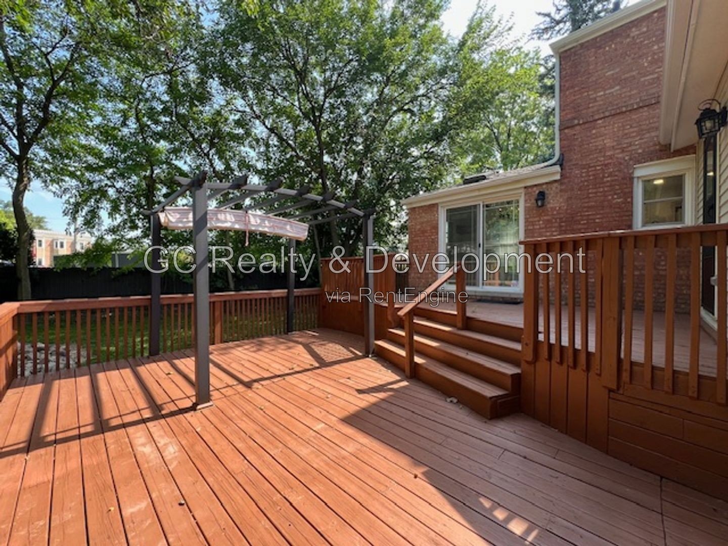 *** BEAUTIFUL ALL BRICK GEORGIAN HOME / CLARENDON HILLS / 3 CAR GARAGE / HUGE FENCED YARD *** property image