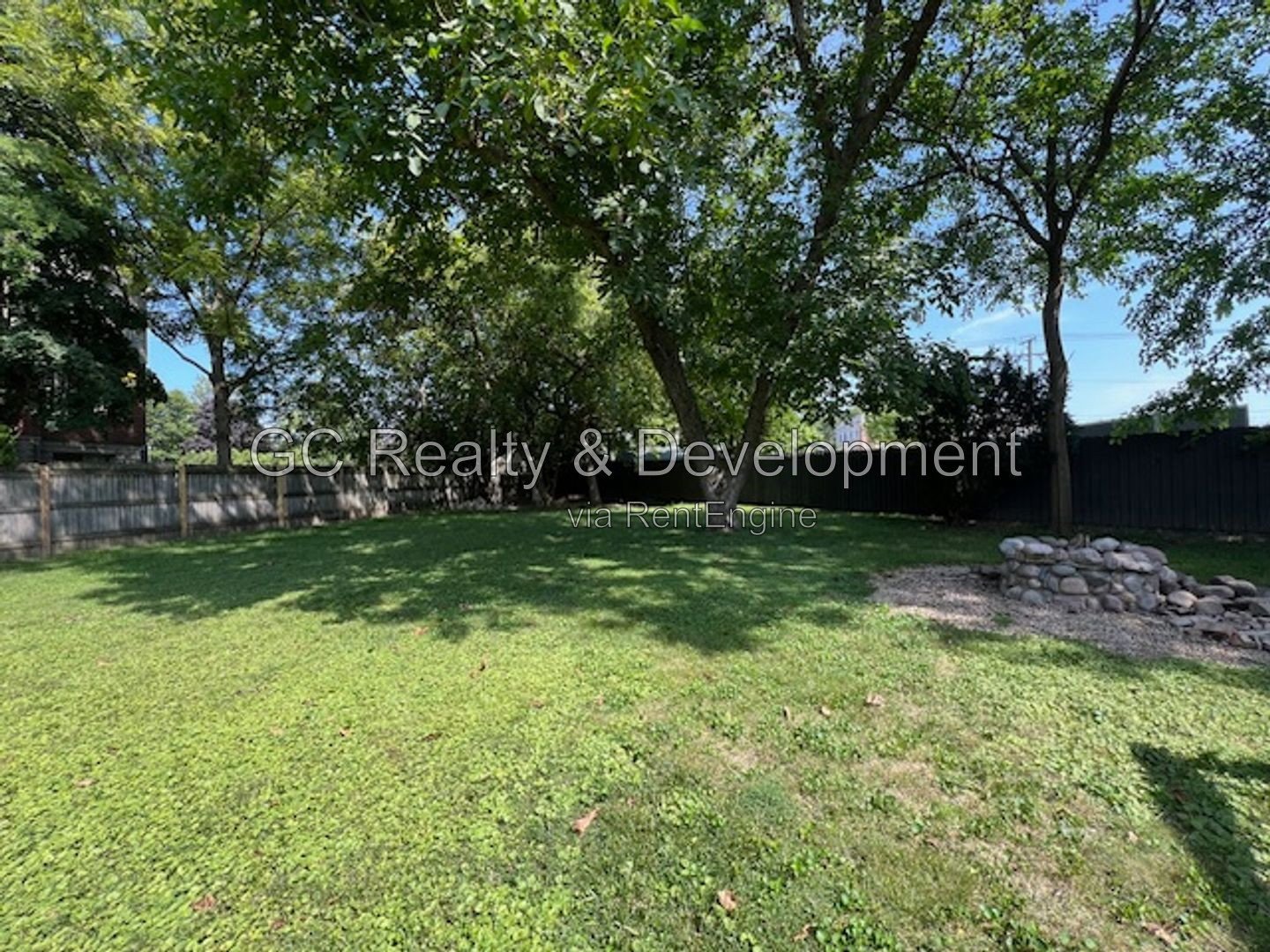 *** BEAUTIFUL ALL BRICK GEORGIAN HOME / CLARENDON HILLS / 3 CAR GARAGE / HUGE FENCED YARD *** property image