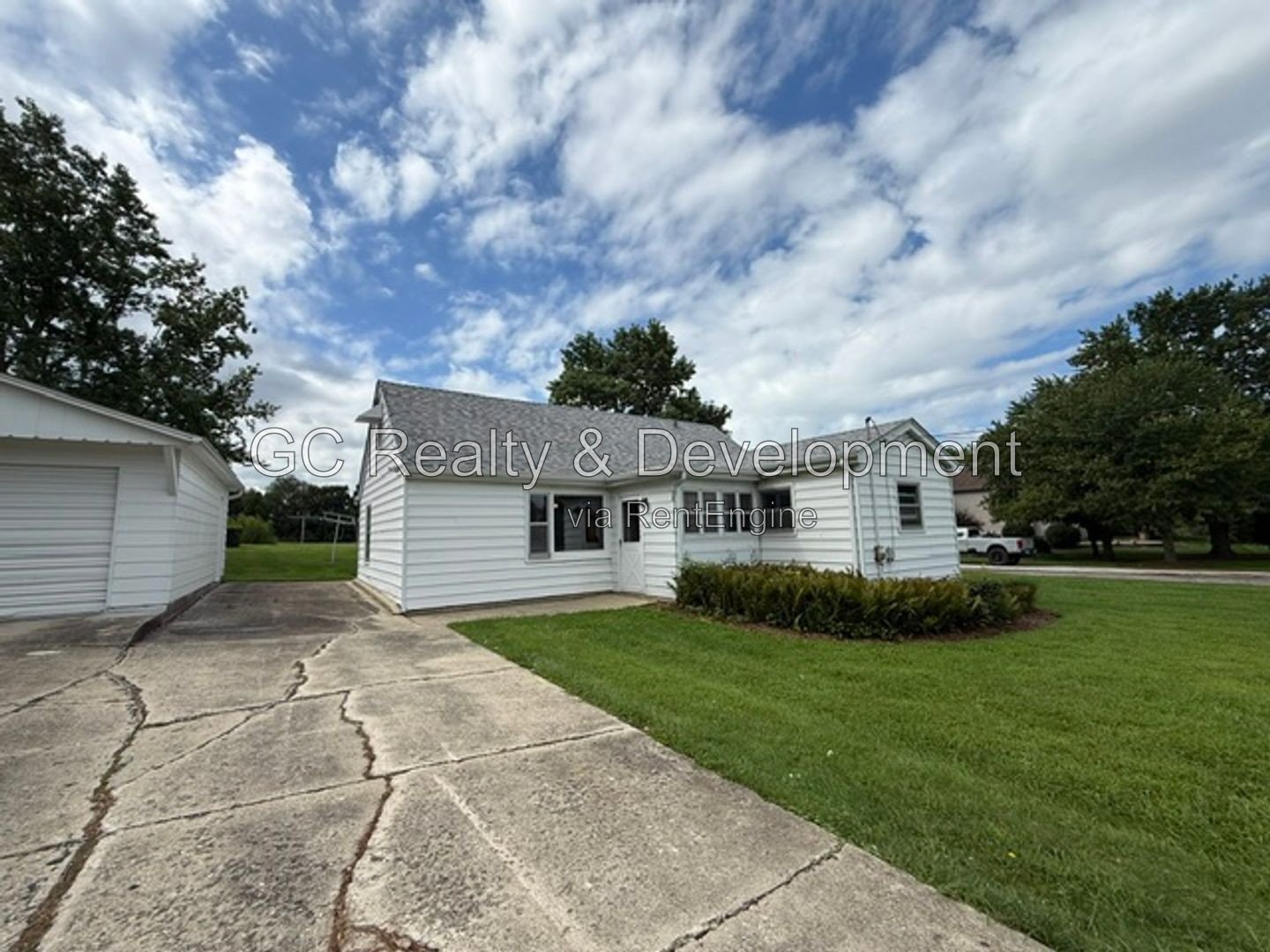 *** 3 Bedroom Home on Nearly 3 Acres in Batavia School District *** property image