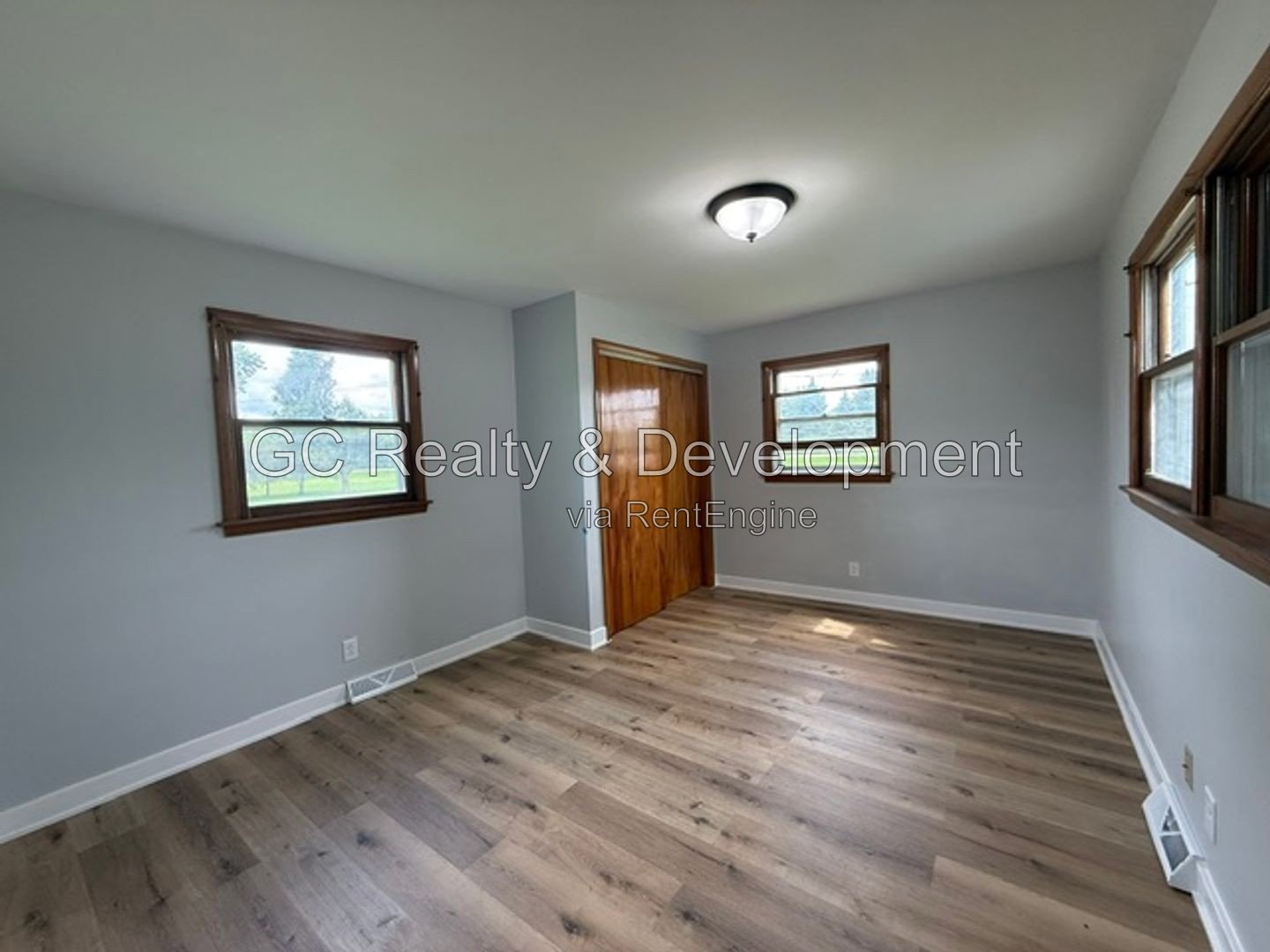 *** 3 Bedroom Home on Nearly 3 Acres in Batavia School District *** property image