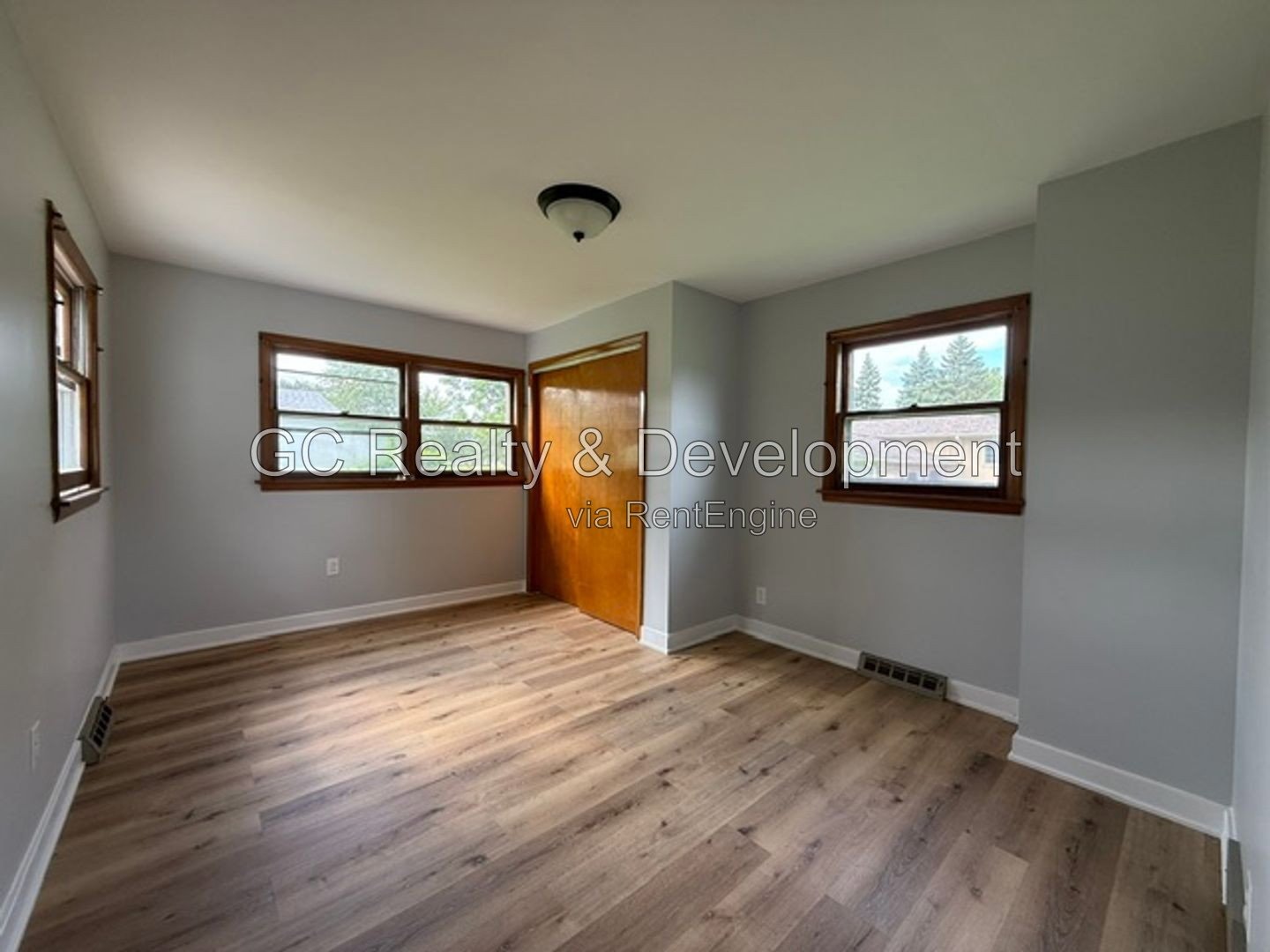 *** 3 Bedroom Home on Nearly 3 Acres in Batavia School District *** property image
