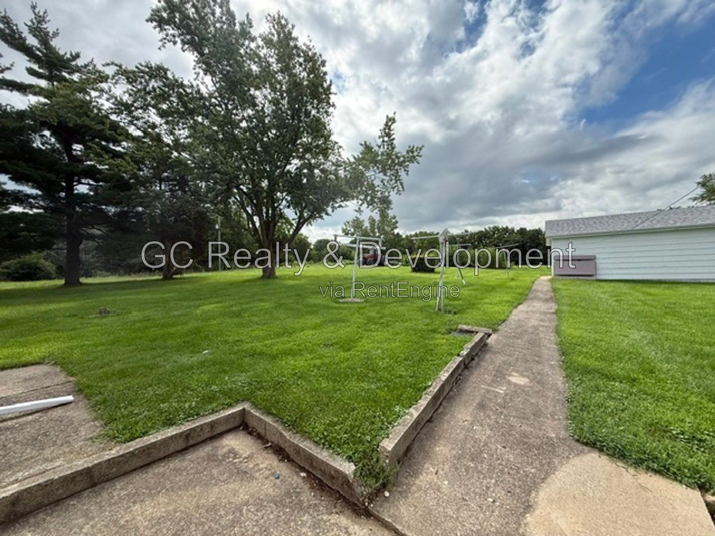 *** 3 Bedroom Home on Nearly 3 Acres in Batavia School District *** property image