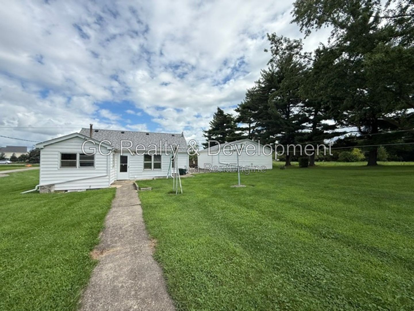*** 3 Bedroom Home on Nearly 3 Acres in Batavia School District *** property image