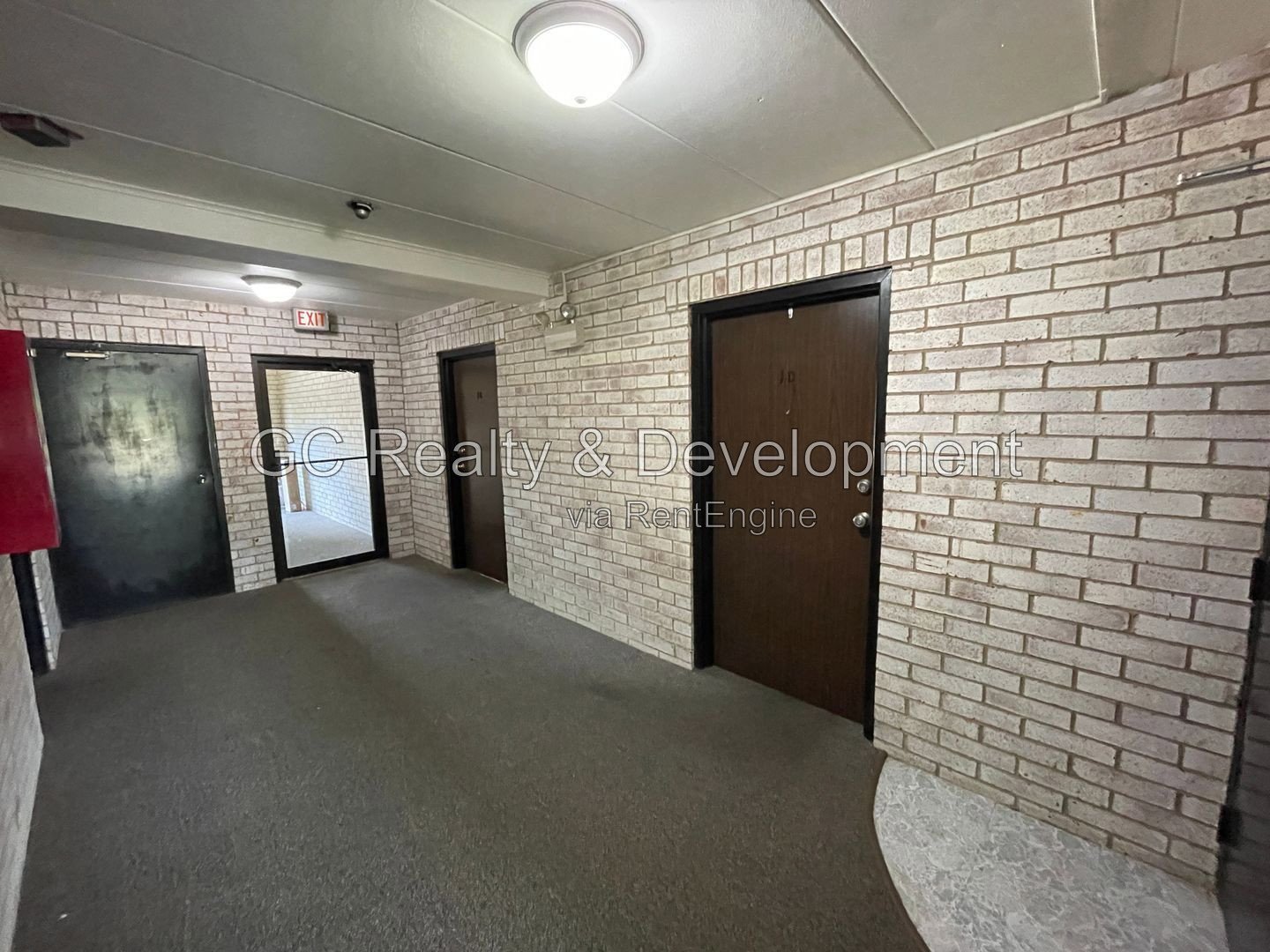 *** AVAIL 8/24 / FIRST FLOOR UNIT / APPL INCL / COIN LAUNDRY / PRIVATE PATIO / 2 PARKING SPOTS *** property image