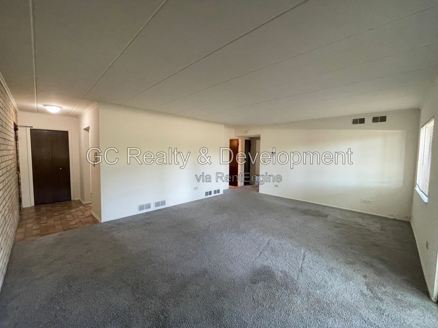 *** AVAIL 8/24 / FIRST FLOOR UNIT / APPL INCL / COIN LAUNDRY / PRIVATE PATIO / 2 PARKING SPOTS *** property image