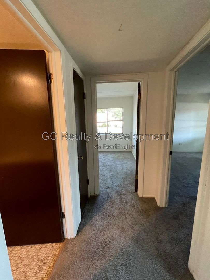 *** AVAIL 8/24 / FIRST FLOOR UNIT / APPL INCL / COIN LAUNDRY / PRIVATE PATIO / 2 PARKING SPOTS *** property image