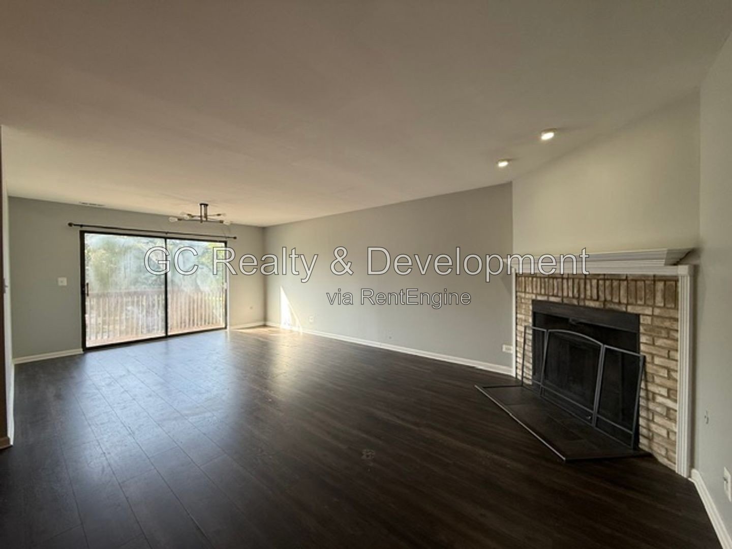 ***  RECENTLY UPDATED / 2 BDRM- 2 BTH / CENTRAL AC / ONLY PAY GAS & ELECTRIC *** property image
