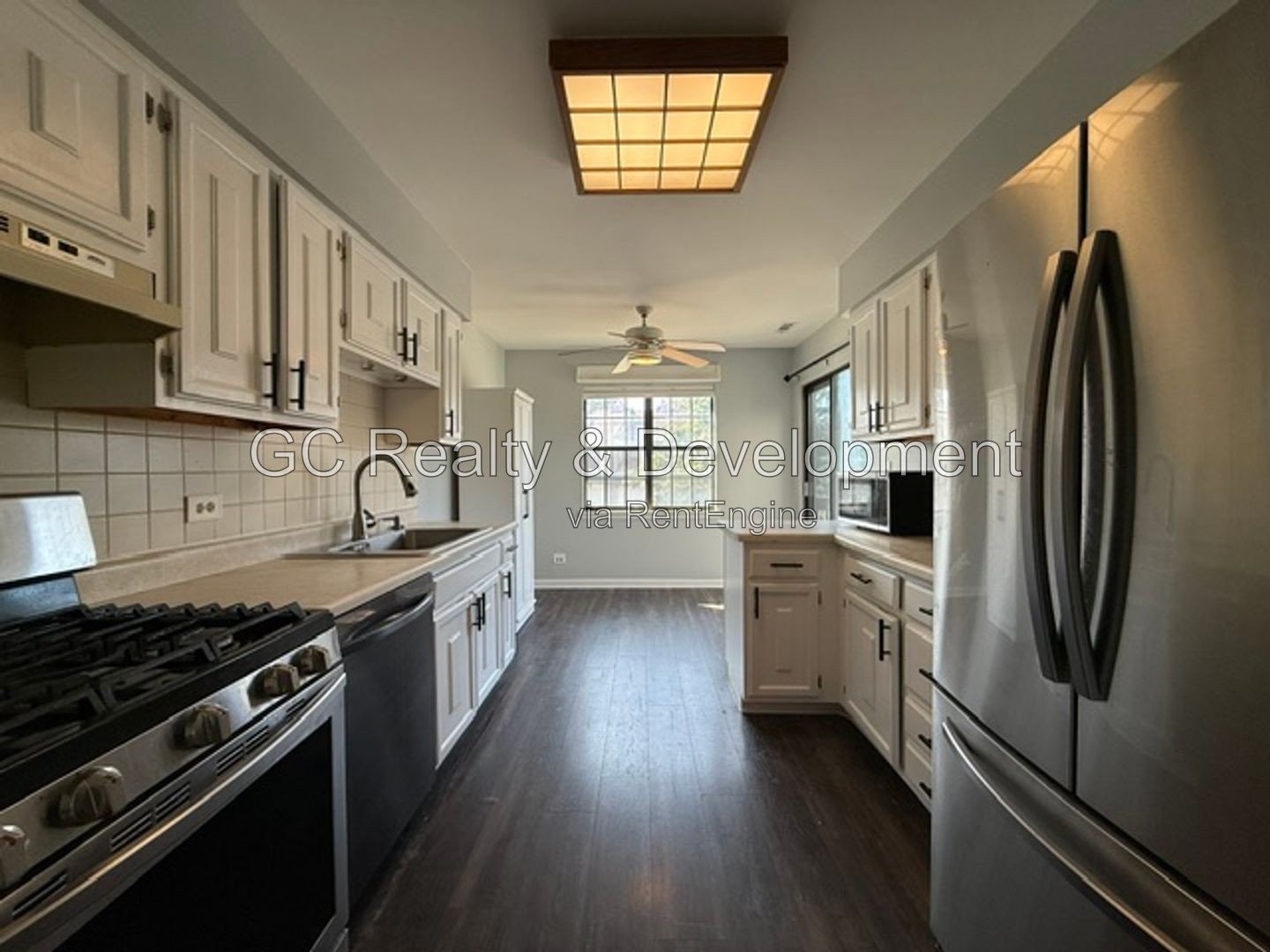 ***  RECENTLY UPDATED / 2 BDRM- 2 BTH / CENTRAL AC / ONLY PAY GAS & ELECTRIC *** property image