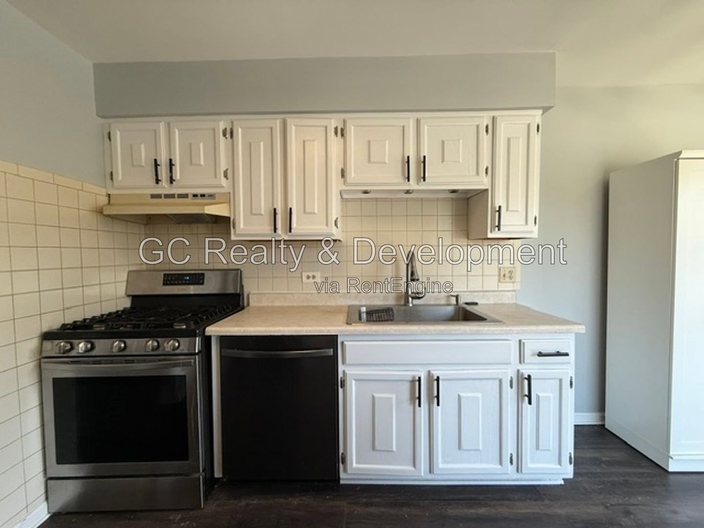 ***  RECENTLY UPDATED / 2 BDRM- 2 BTH / CENTRAL AC / ONLY PAY GAS & ELECTRIC *** property image