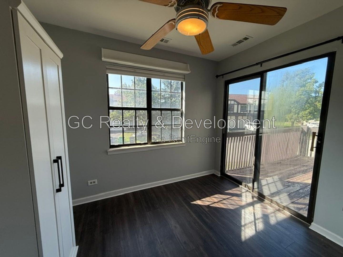 ***  RECENTLY UPDATED / 2 BDRM- 2 BTH / CENTRAL AC / ONLY PAY GAS & ELECTRIC *** property image
