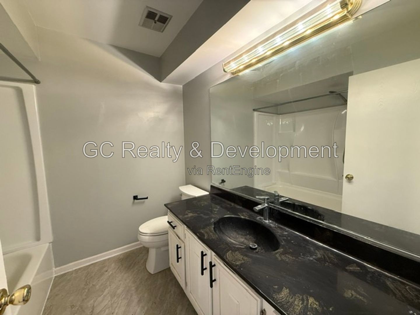 ***  RECENTLY UPDATED / 2 BDRM- 2 BTH / CENTRAL AC / ONLY PAY GAS & ELECTRIC *** property image