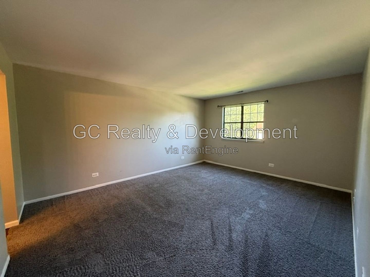 ***  RECENTLY UPDATED / 2 BDRM- 2 BTH / CENTRAL AC / ONLY PAY GAS & ELECTRIC *** property image