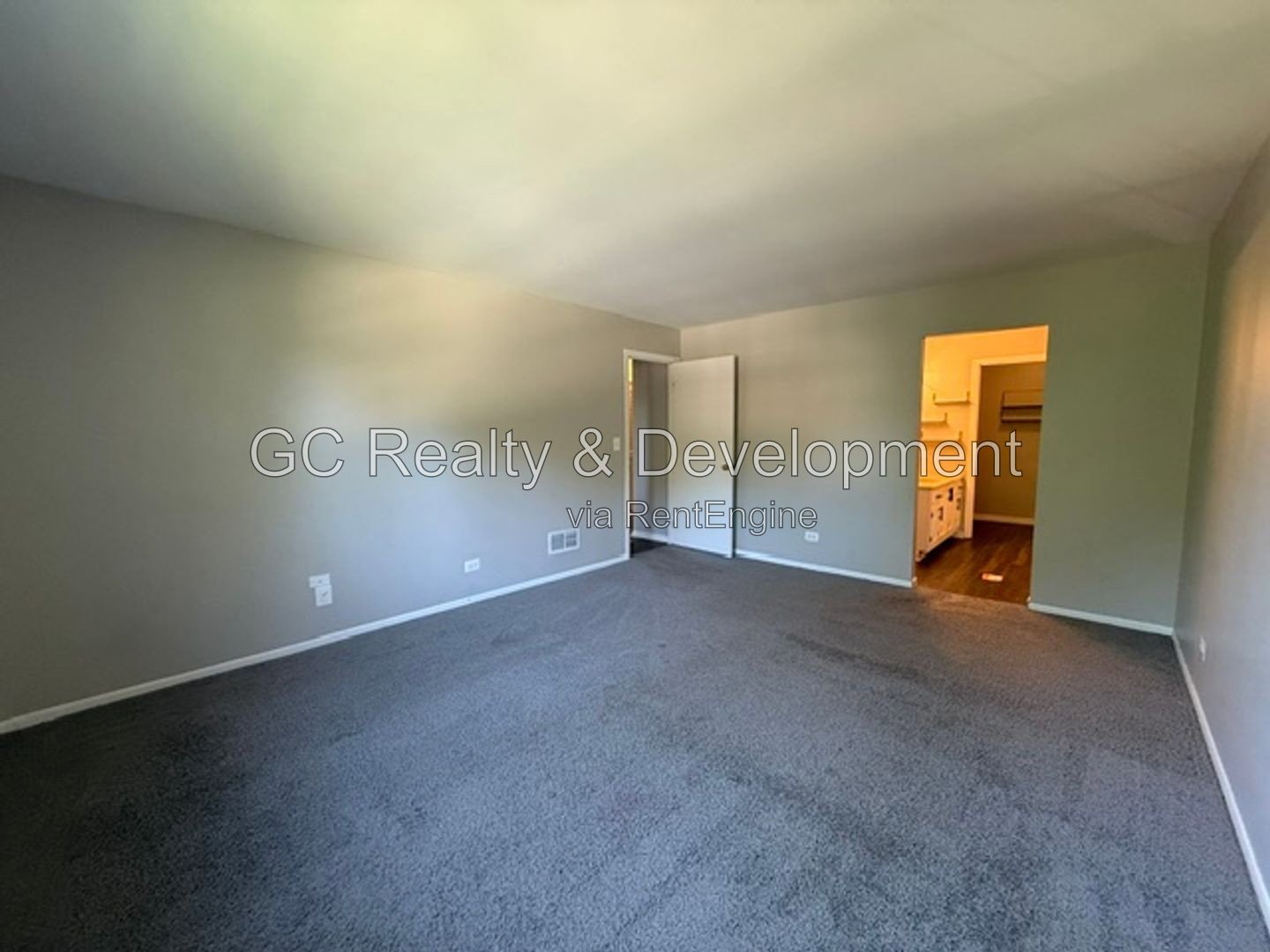 ***  RECENTLY UPDATED / 2 BDRM- 2 BTH / CENTRAL AC / ONLY PAY GAS & ELECTRIC *** property image