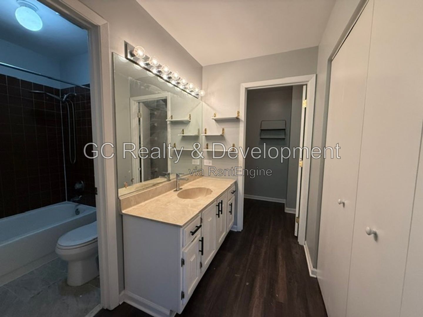 ***  RECENTLY UPDATED / 2 BDRM- 2 BTH / CENTRAL AC / ONLY PAY GAS & ELECTRIC *** property image