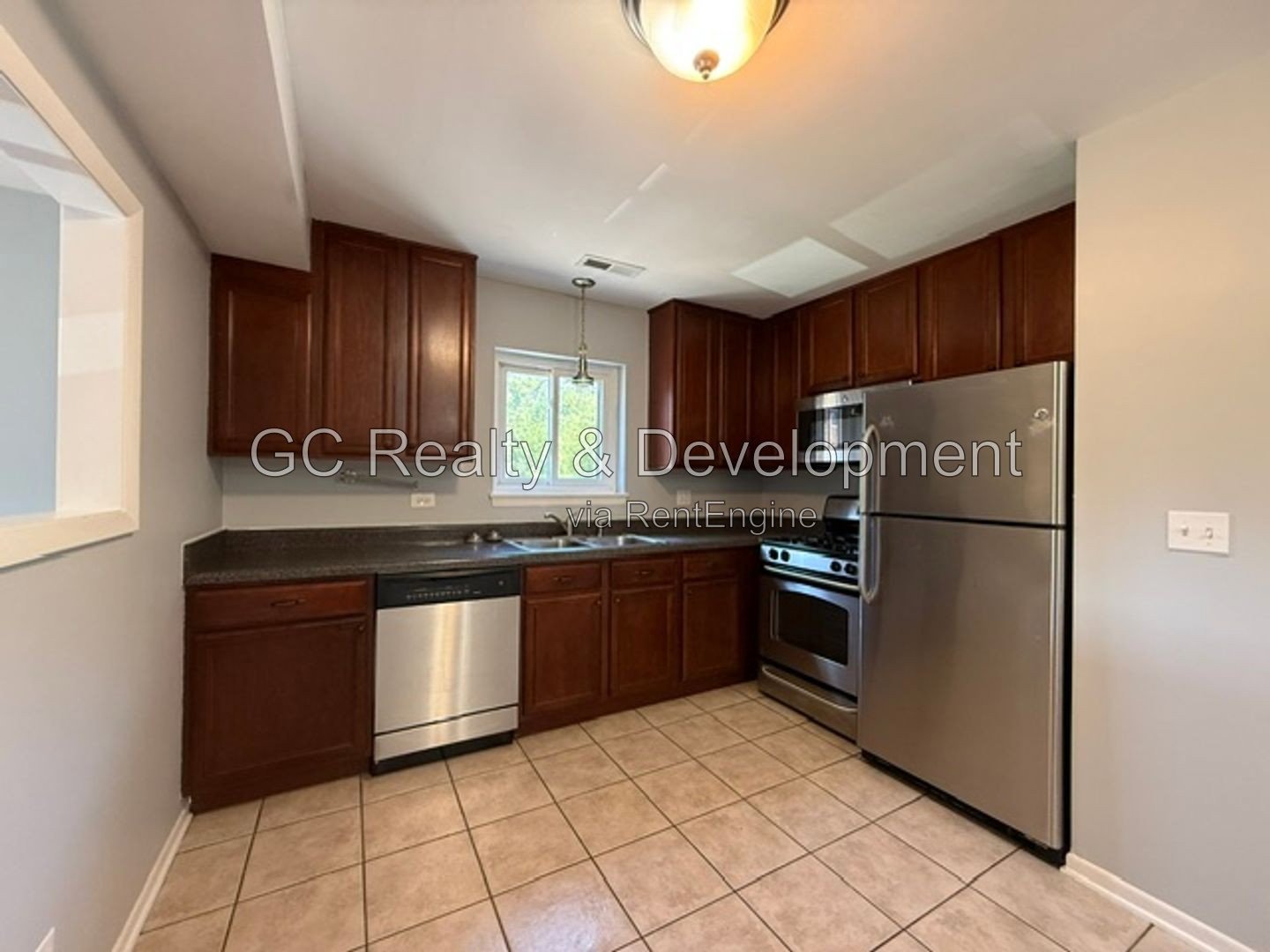 *** 2BR-1BA / HARDWOOD FLOORS / CENTRAL AIR / SS APPLIANCES / IN-UNIT LAUNDRY / PARKING INCL / PET FRIENDLY *** property image
