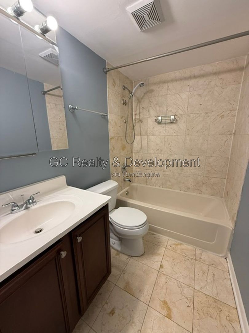 *** 2BR-1BA / HARDWOOD FLOORS / CENTRAL AIR / SS APPLIANCES / IN-UNIT LAUNDRY / PARKING INCL / PET FRIENDLY *** property image