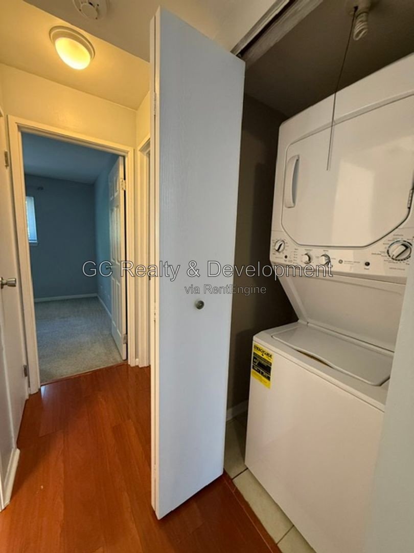 *** 2BR-1BA / HARDWOOD FLOORS / CENTRAL AIR / SS APPLIANCES / IN-UNIT LAUNDRY / PARKING INCL / PET FRIENDLY *** property image