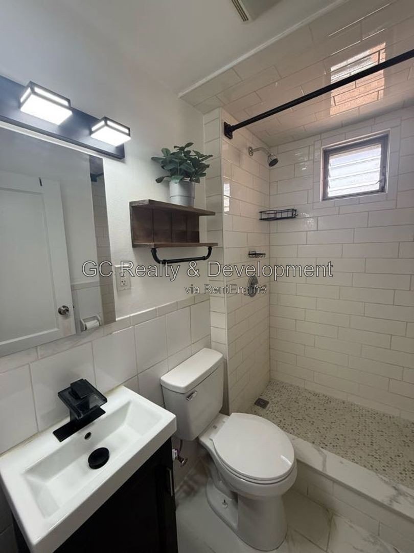 *** 1BR-1BA / WOOD FLOORING / CEILING FANS / WOOD FLOORING / PAY GAS ONLY *** property image
