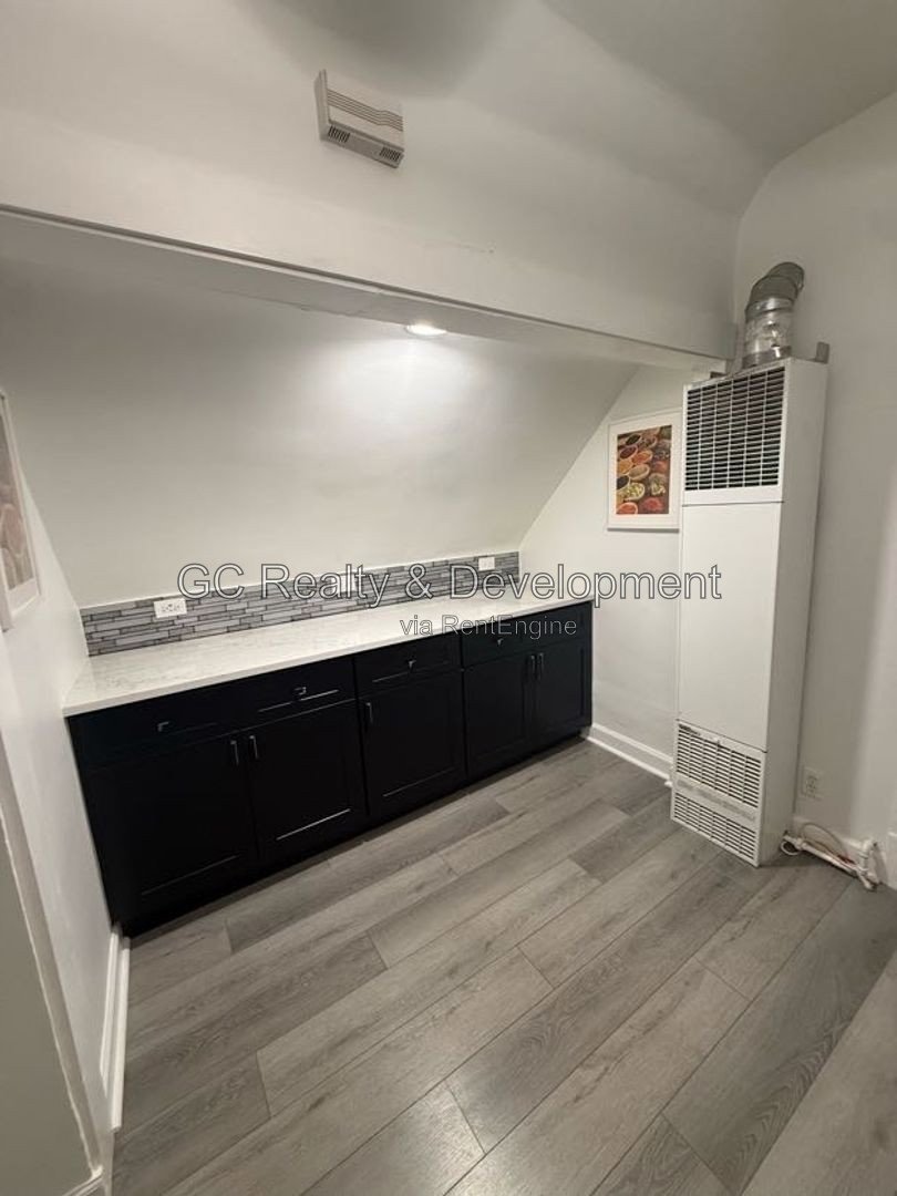 *** 1BR-1BA / WOOD FLOORING / CEILING FANS / WOOD FLOORING / PAY GAS ONLY *** property image