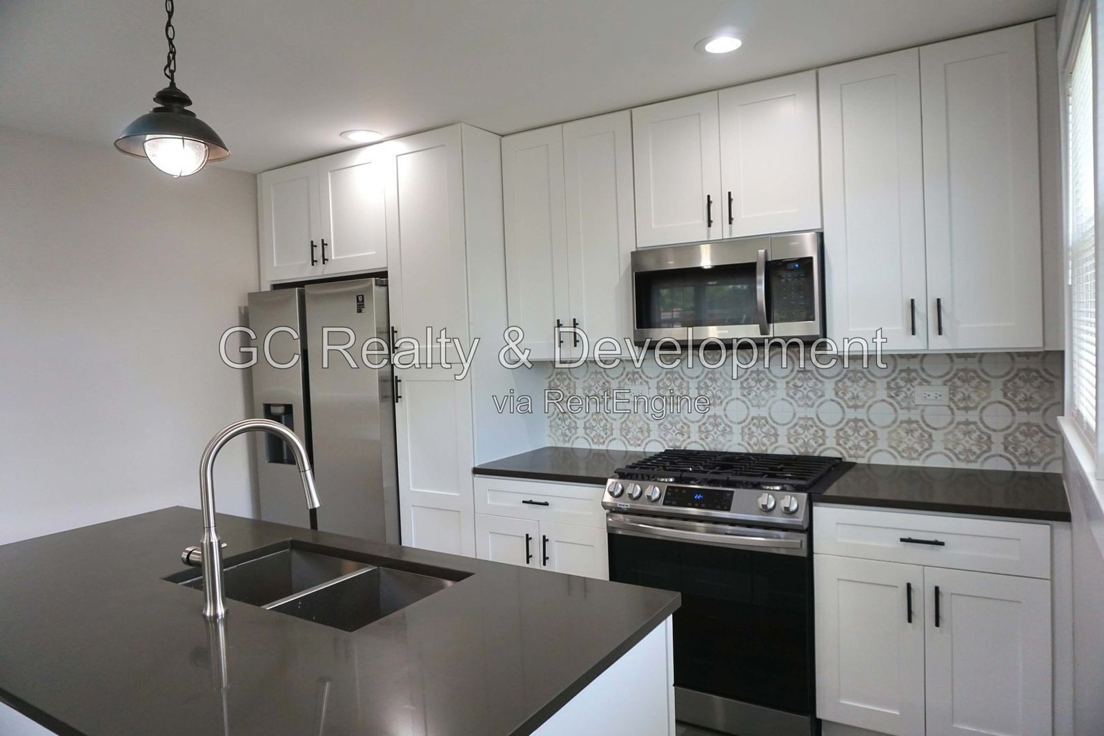 *** AVAILABLE 9-4-26! / 4BR-3BA / HARDWOOD FLOORS / CENTRAL AIR / SS APPLIANCES + QUARTZ COUNTERTOPS / GARAGE / FENCED YARD / LARGE CLOSETS *** property image