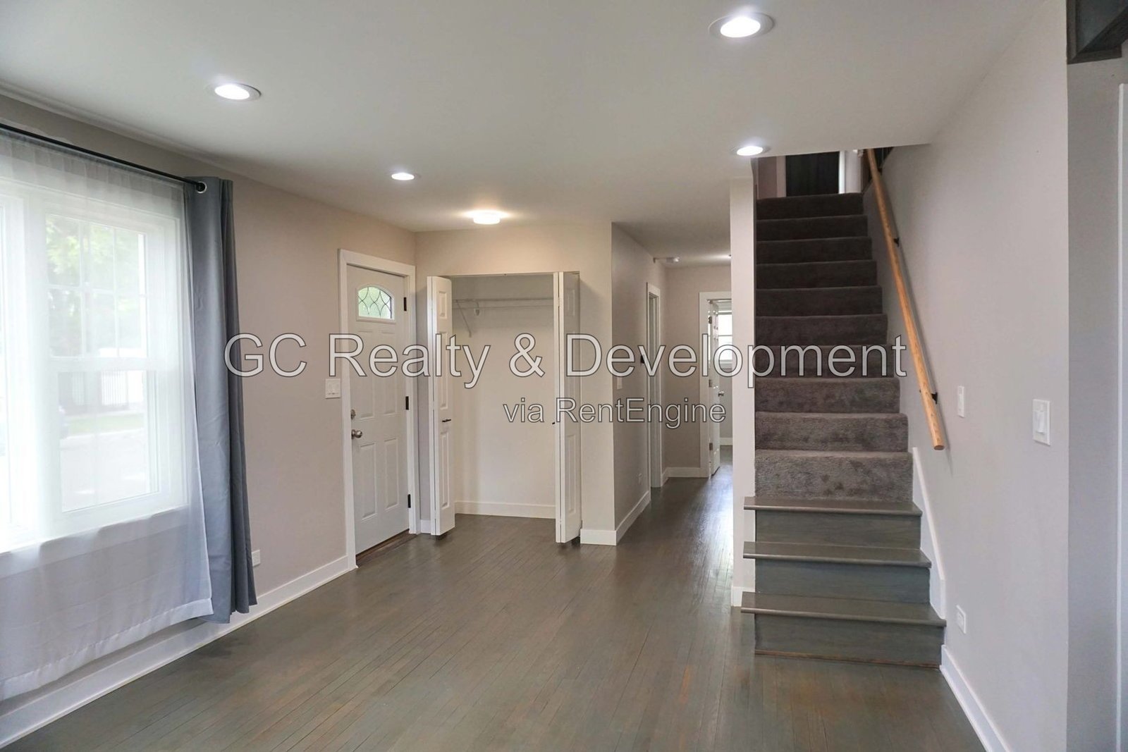 *** AVAILABLE 9-4-26! / 4BR-3BA / HARDWOOD FLOORS / CENTRAL AIR / SS APPLIANCES + QUARTZ COUNTERTOPS / GARAGE / FENCED YARD / LARGE CLOSETS *** property image