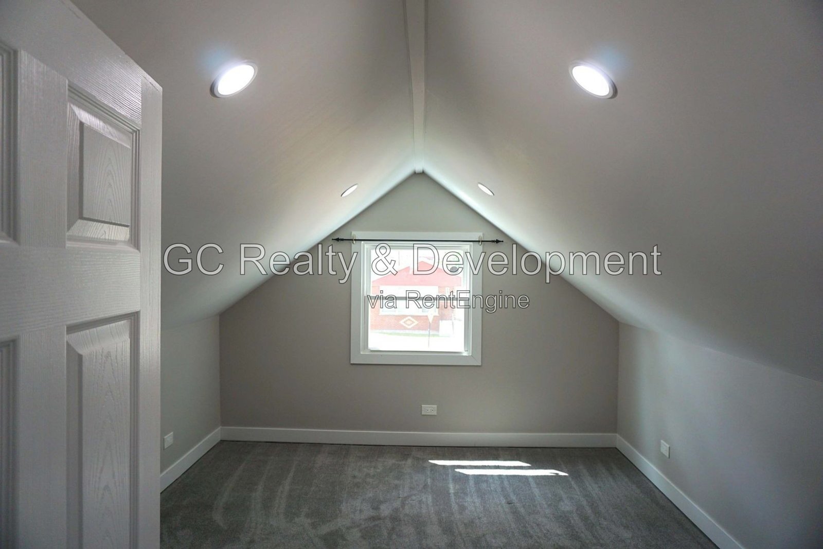 *** AVAILABLE 9-4-26! / 4BR-3BA / HARDWOOD FLOORS / CENTRAL AIR / SS APPLIANCES + QUARTZ COUNTERTOPS / GARAGE / FENCED YARD / LARGE CLOSETS *** property image