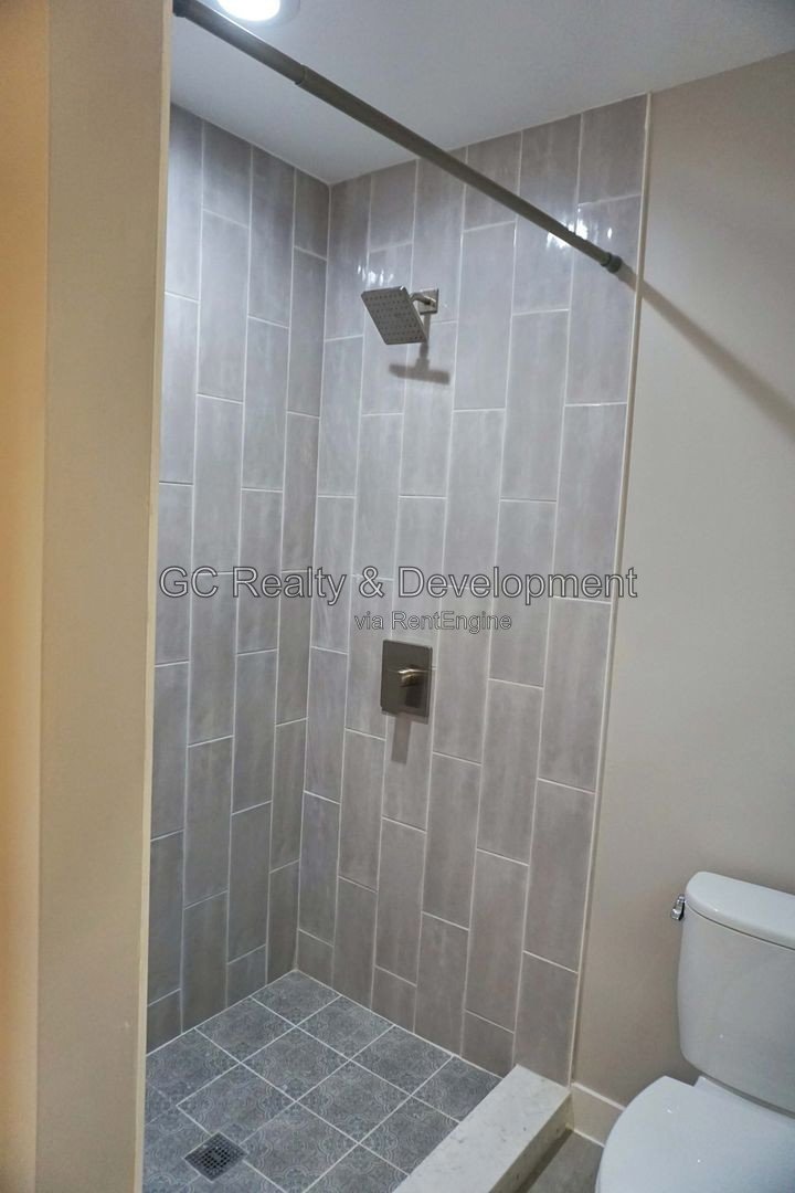 *** AVAILABLE 9-4-26! / 4BR-3BA / HARDWOOD FLOORS / CENTRAL AIR / SS APPLIANCES + QUARTZ COUNTERTOPS / GARAGE / FENCED YARD / LARGE CLOSETS *** property image