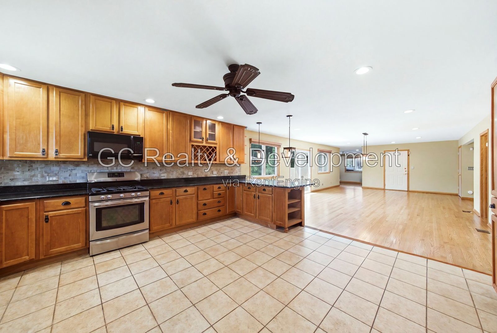 *** 5BR-5BA / HARDWOOD FLOORS / CENTRAL AIR / LARGE GARAGE / IN-UNIT LAUNDRY / FENCED YARD / PET FRIENDLY *** property image