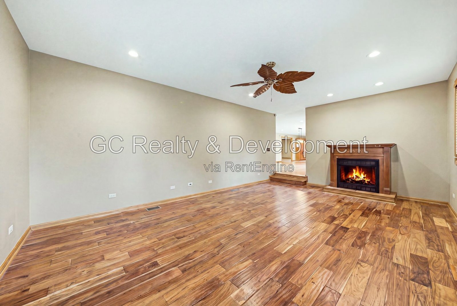 *** 5BR-5BA / HARDWOOD FLOORS / CENTRAL AIR / LARGE GARAGE / IN-UNIT LAUNDRY / FENCED YARD / PET FRIENDLY *** property image
