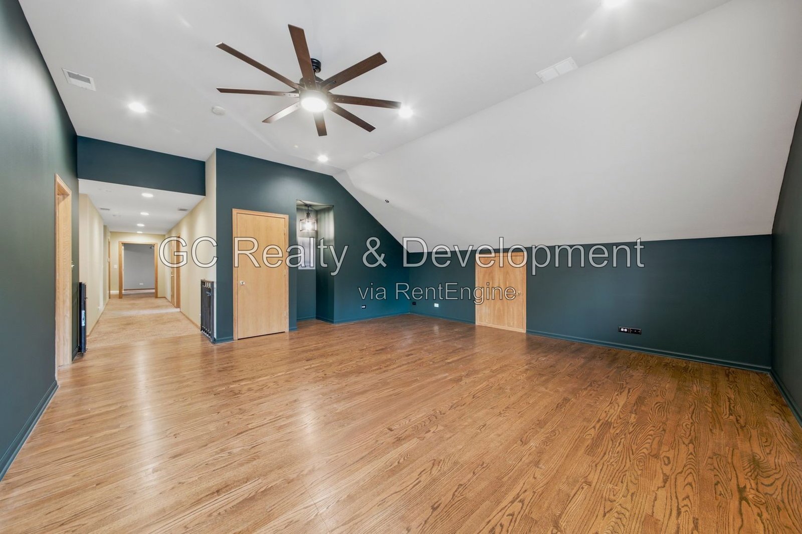 *** 5BR-5BA / HARDWOOD FLOORS / CENTRAL AIR / LARGE GARAGE / IN-UNIT LAUNDRY / FENCED YARD / PET FRIENDLY *** property image