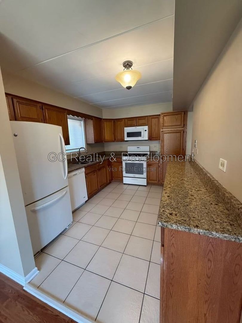 *** 2BR-1.5BA / CENTRAL AIR / KITCHEN APPL INCL / ON-SITE LAUNDRY / PARKING INCL / PET FRIENDLY / STORAGE *** property image
