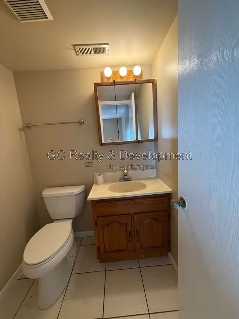 *** 2BR-1.5BA / CENTRAL AIR / KITCHEN APPL INCL / ON-SITE LAUNDRY / PARKING INCL / PET FRIENDLY / STORAGE *** property image