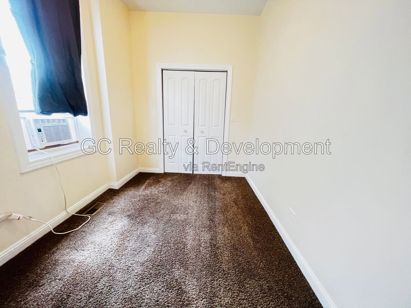 ** 4BR-2BA DUPLEX UP / PARKING SPACE INCL / KITCHEN APPL INCL / FREE LAUNDRY ON SITE / EASY COMMUTE ** property image