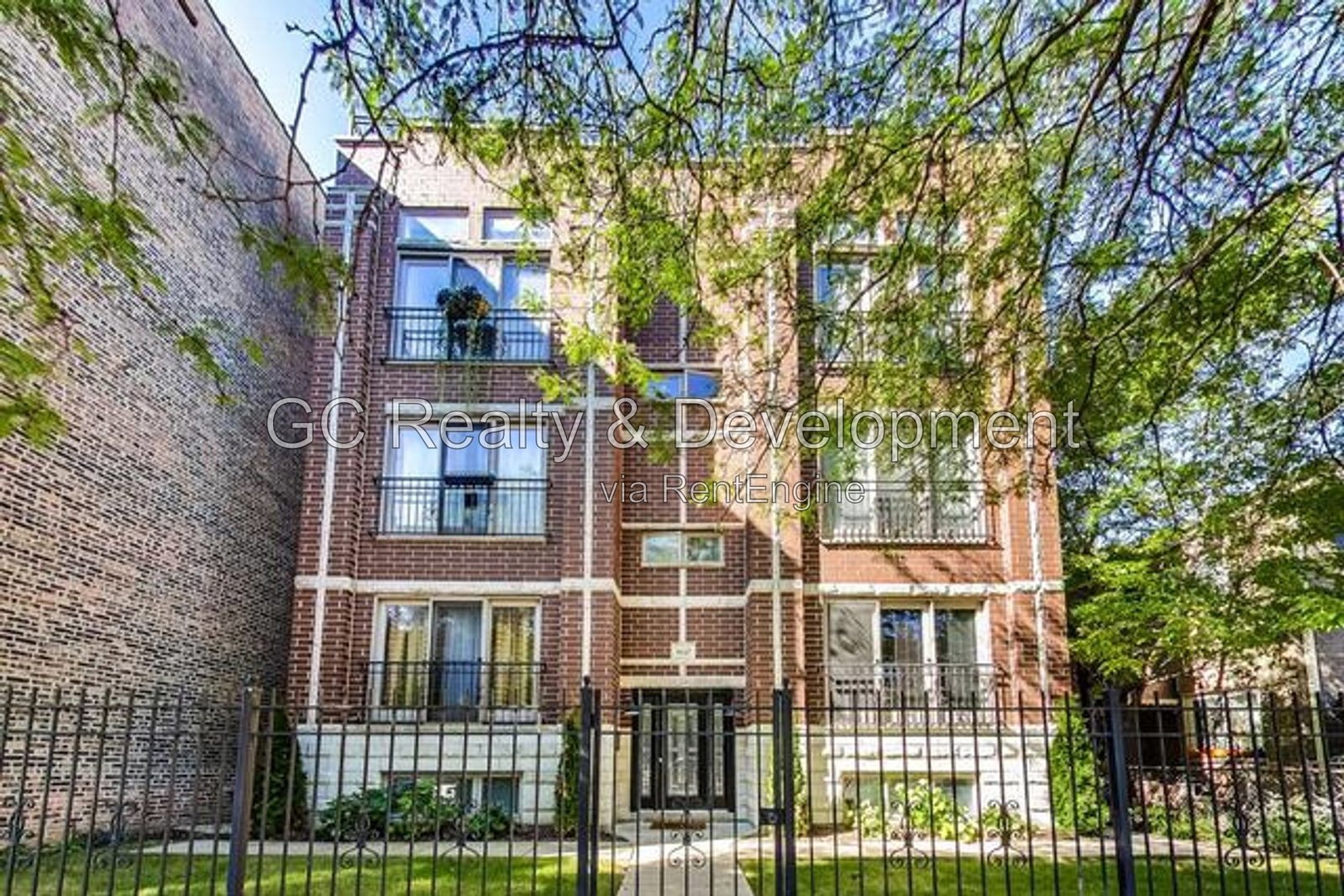 *** 3BR, 3BA / CENTRAL AIR / IN-UNIT LAUNDRY / WALK-IN CLOSETS / SS APPLIANCES / GARAGE / FINISHED BASEMENT / 2400 SF *** property image