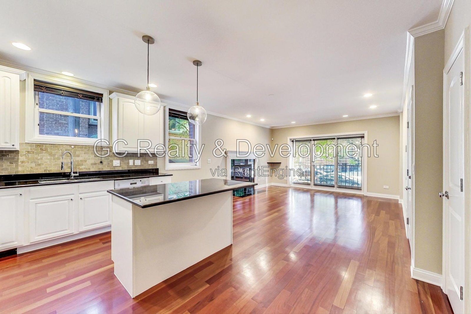 *** 3BR, 3BA / CENTRAL AIR / IN-UNIT LAUNDRY / WALK-IN CLOSETS / SS APPLIANCES / GARAGE / FINISHED BASEMENT / 2400 SF *** property image