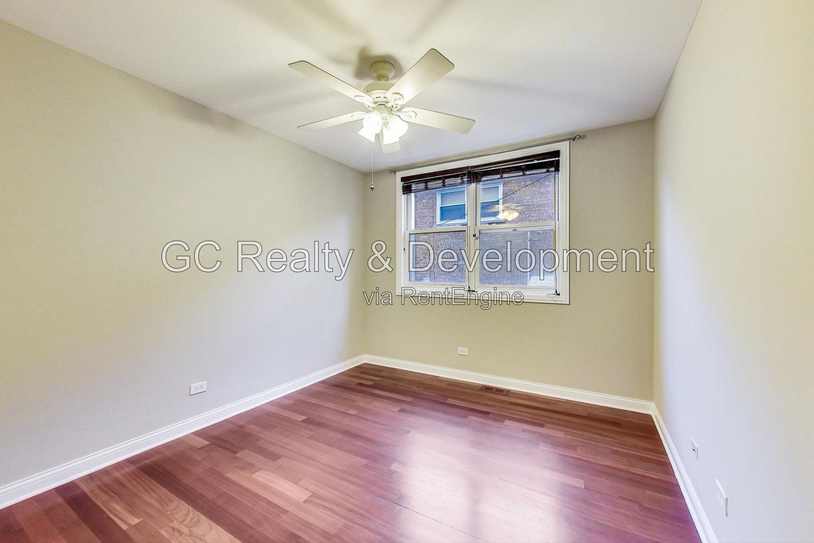 *** 3BR, 3BA / CENTRAL AIR / IN-UNIT LAUNDRY / WALK-IN CLOSETS / SS APPLIANCES / GARAGE / FINISHED BASEMENT / 2400 SF *** property image