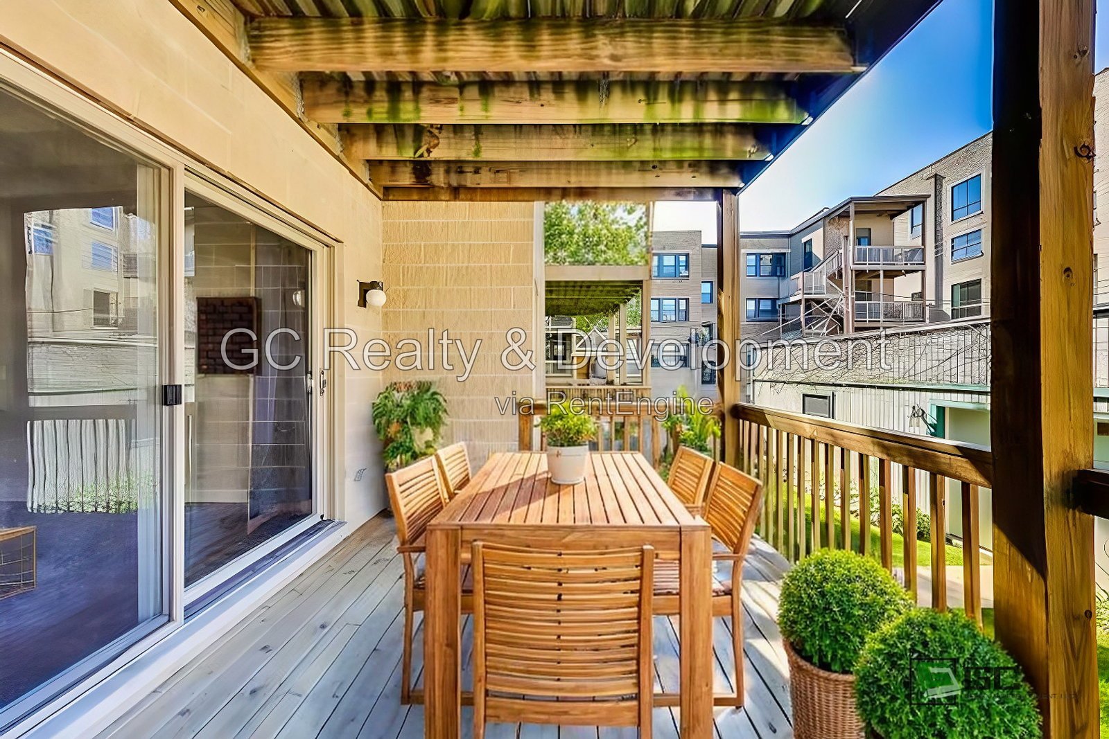 *** 3BR, 3BA / CENTRAL AIR / IN-UNIT LAUNDRY / WALK-IN CLOSETS / SS APPLIANCES / GARAGE / FINISHED BASEMENT / 2400 SF *** property image