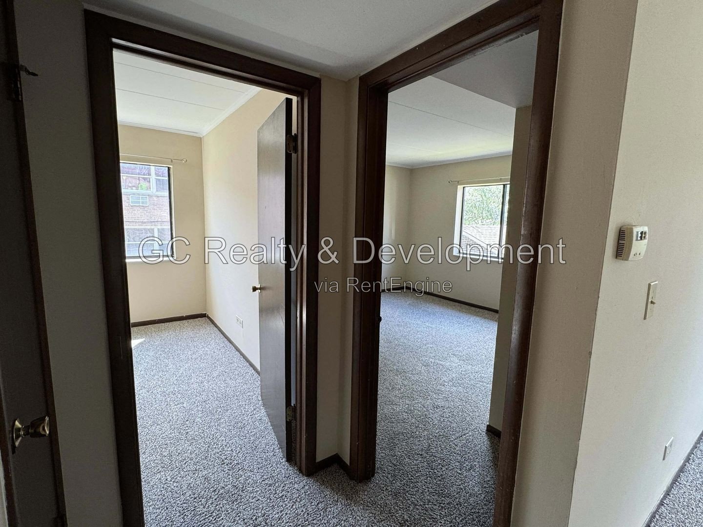 *** 2BR - 1BA / CENTRAL AIR / KITCHEN APPL INCL / ON-SITE LAUNDRY / 2 PARKING SPOTS *** property image