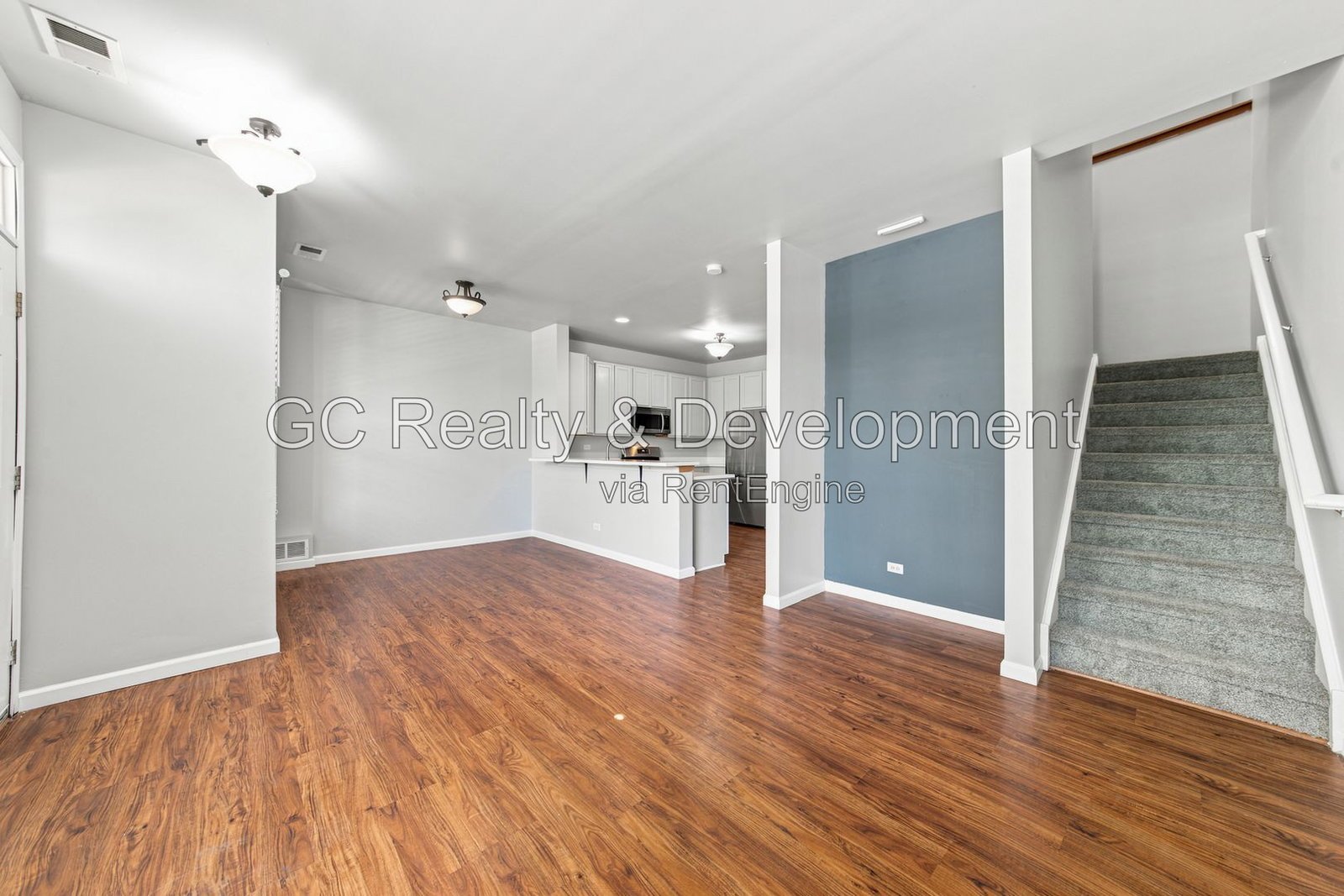 *** 3BR, 2.5BA / CENTRAL AIR / SS APPLIANCES / IN-UNIT LAUNDRY / ATTACHED GARAGE / PET FRIENDLY *** property image
