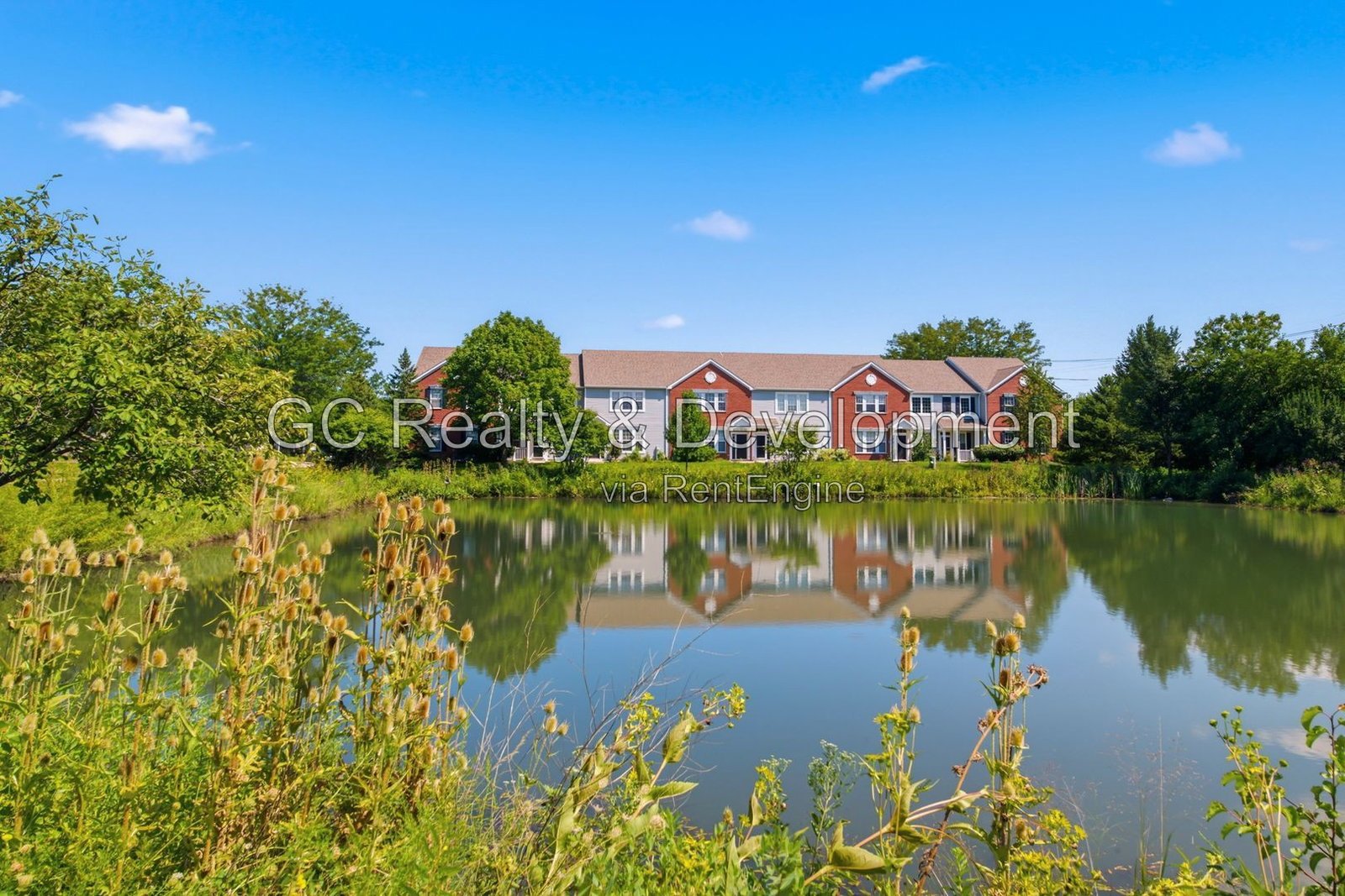 *** 3BR, 2.5BA / CENTRAL AIR / SS APPLIANCES / IN-UNIT LAUNDRY / ATTACHED GARAGE / PET FRIENDLY *** property image