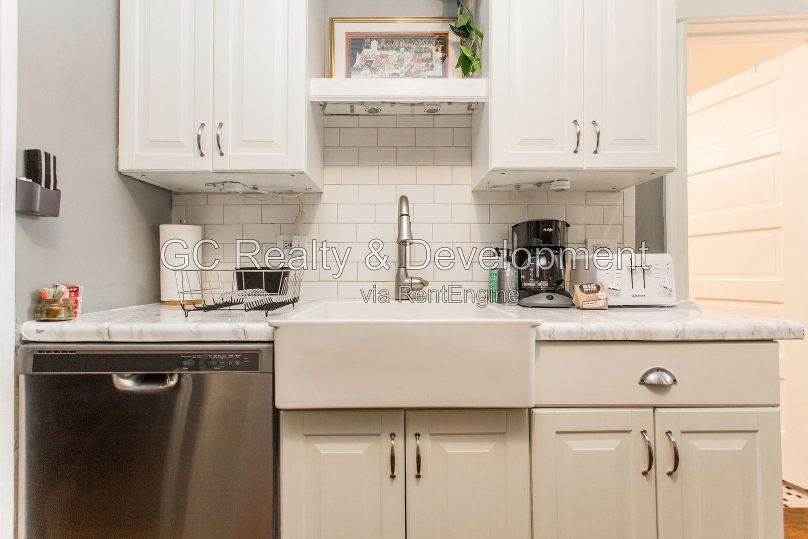*** COMING SOON 9-15-26! / WICKER PARK / 2 BDRM / W&D IN UNIT / TRASNIT NEARBY / SMALL PETS WELCOME *** property image