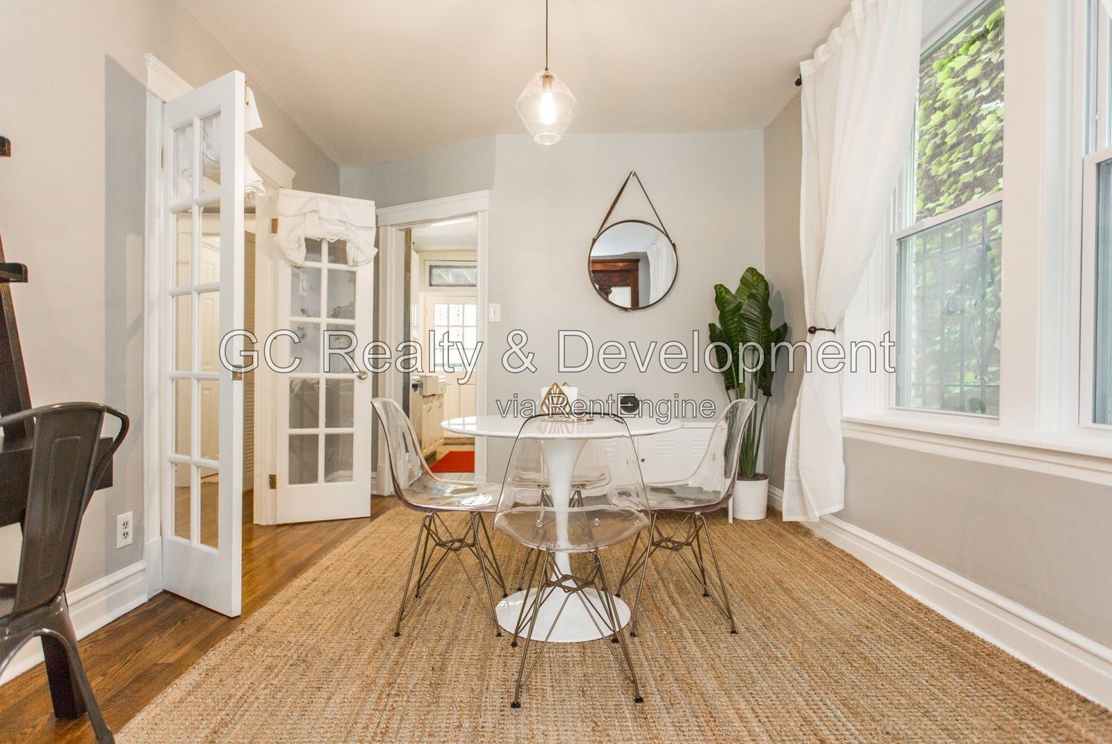 *** COMING SOON 9-15-26! / WICKER PARK / 2 BDRM / W&D IN UNIT / TRASNIT NEARBY / SMALL PETS WELCOME *** property image