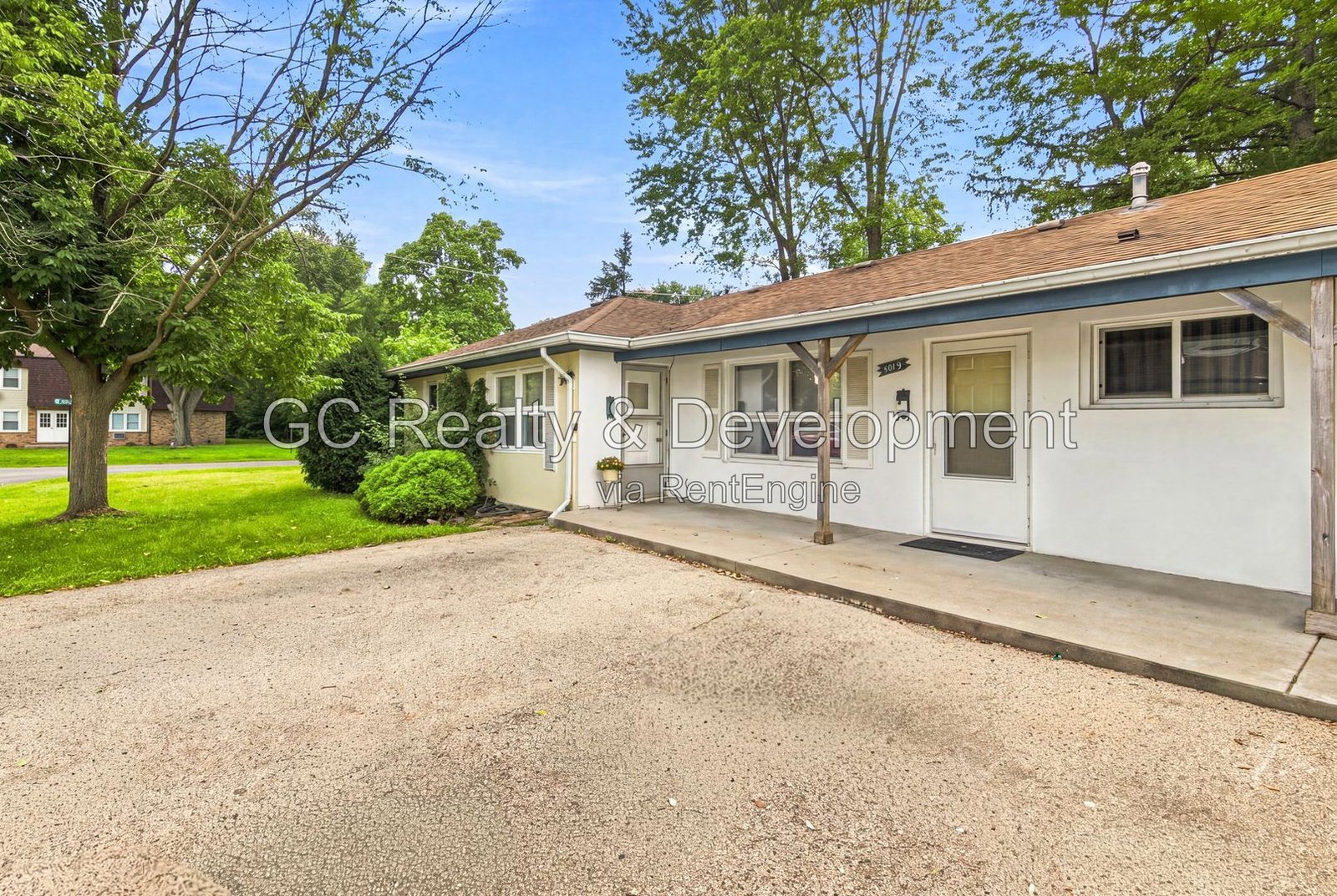 *** 1BR, 1BA / CENTRAL AIR / HARDWOOD FLOORS / KITCHEN APPL INCL / PARKING INCL / EASY COMMUTE *** property image