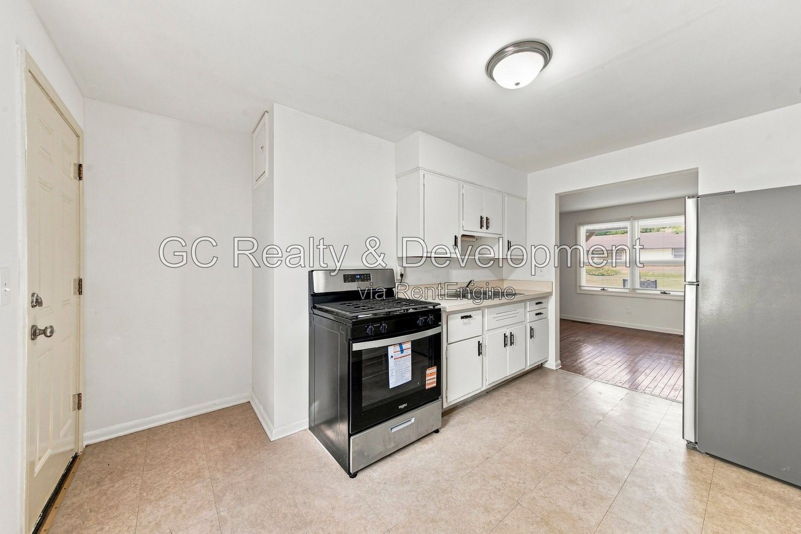 *** 1BR, 1BA / CENTRAL AIR / HARDWOOD FLOORS / KITCHEN APPL INCL / PARKING INCL / EASY COMMUTE *** property image