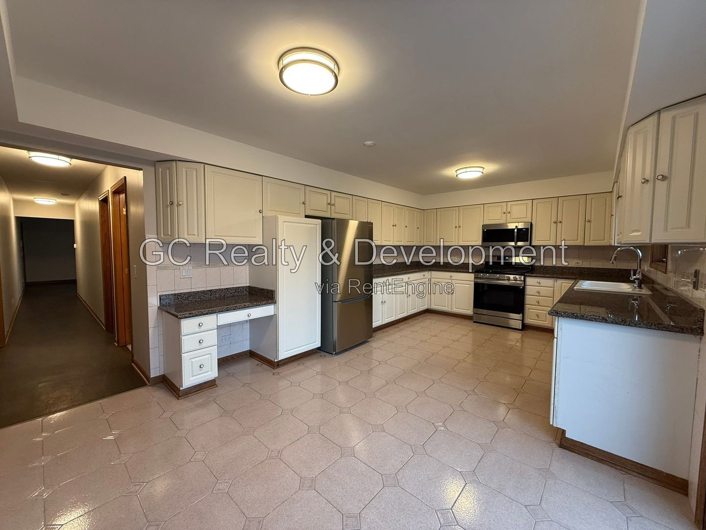 *** BLOOMINGDALE-BROOKDALE ESTATES / 2BR, 2BA / CENTRAL AIR / SS APPLIANCES / PARKING INCL / ON-SITE LAUNDRY*** property image