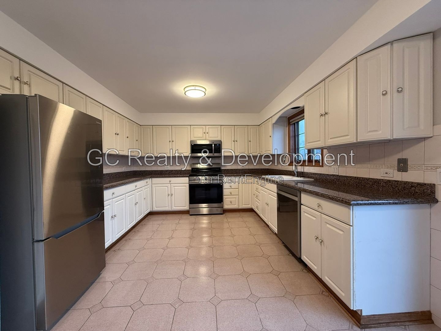 *** BLOOMINGDALE-BROOKDALE ESTATES / 2BR, 2BA / CENTRAL AIR / SS APPLIANCES / PARKING INCL / ON-SITE LAUNDRY*** property image