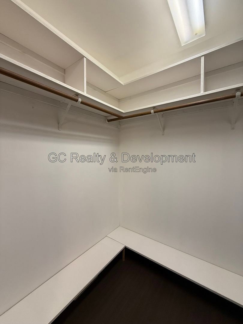 *** BLOOMINGDALE-BROOKDALE ESTATES / 2BR, 2BA / CENTRAL AIR / SS APPLIANCES / PARKING INCL / ON-SITE LAUNDRY*** property image