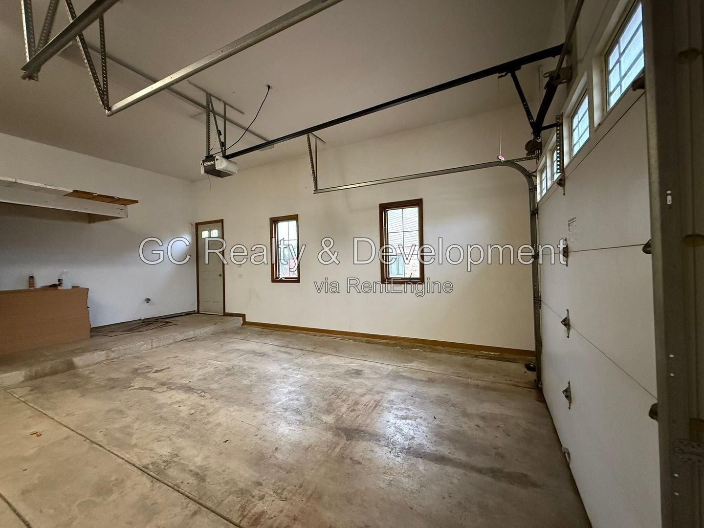 *** BLOOMINGDALE-BROOKDALE ESTATES / 2BR, 2BA / CENTRAL AIR / SS APPLIANCES / PARKING INCL / ON-SITE LAUNDRY*** property image